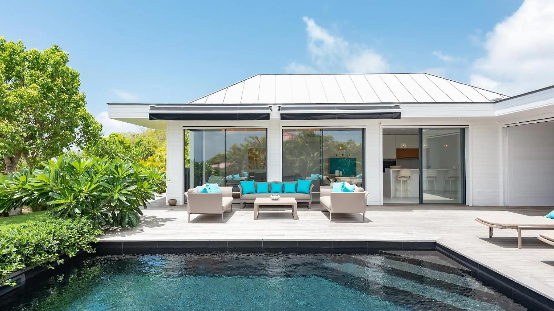 Lovely Decorated Villa with Ocean View グスタビア