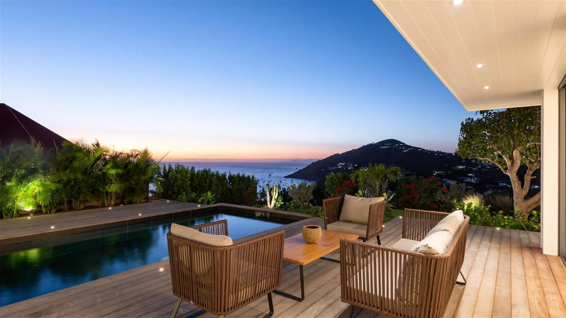 Lovely Decorated Villa with Ocean View グスタビア 0*,