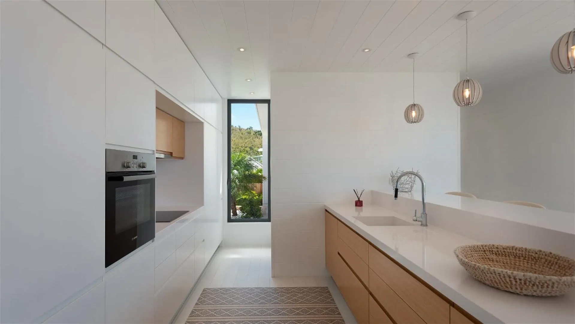 Lovely Decorated Villa with Ocean View グスタビア