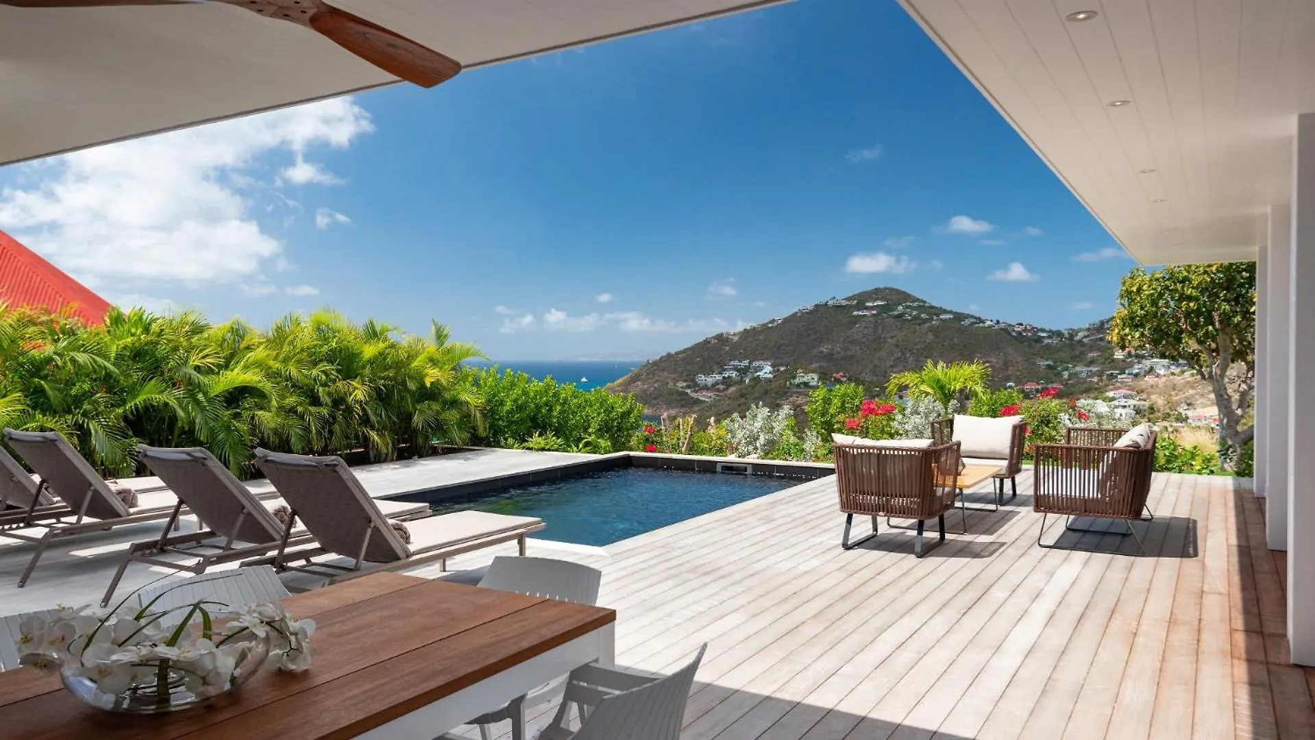 Lovely Decorated Villa With Ocean View location