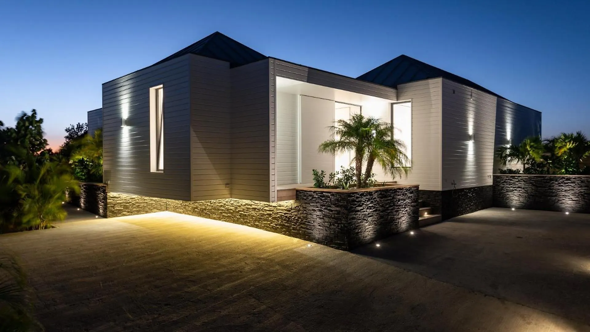 Lovely Decorated Villa with Ocean View غوستافي